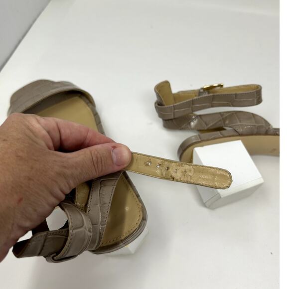 Michael Kors Womens Petra Mid Sandals Shoes Truffle Embossed Leather Size 7.5 M - Picture 7 of 7